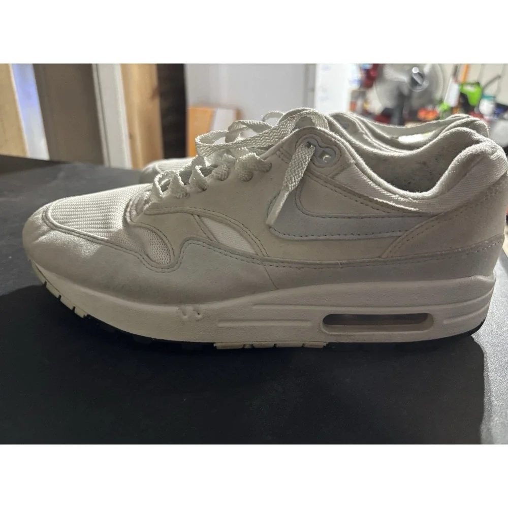 Nike Air Max 1 Pale Ivory Sanddrift White Sail Black Womens Size 9 DZ2628-101